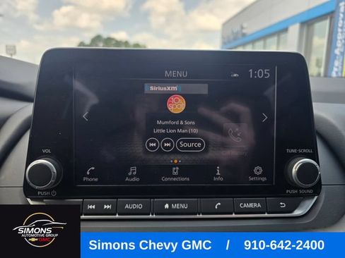 Used 2025 Nissan Rogue SV FWD image 17