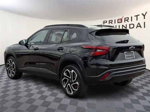 Used 2024 Chevrolet Trax RS w/ Sunroof Package image 6