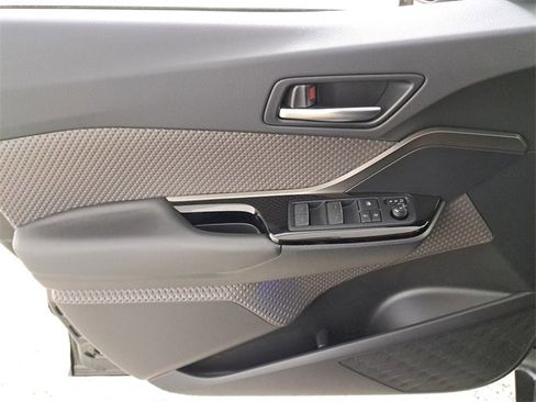 Used 2022 Toyota C-HR Limited image 21