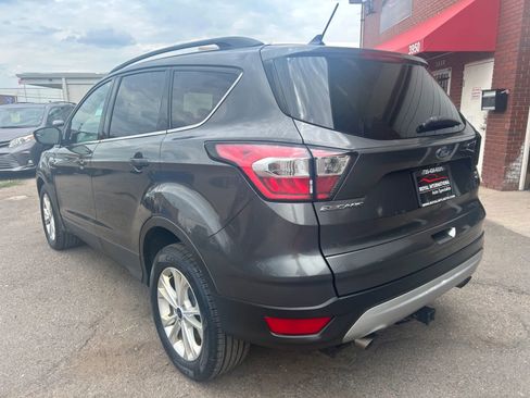 Used 2018 Ford Escape SE w/ SE Sync 3 Package image 3