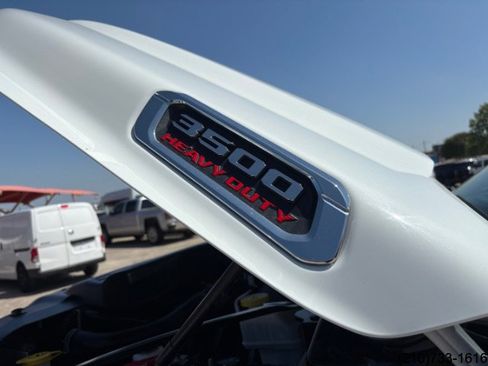 Used 2022 RAM 3500 Tradesman image 10