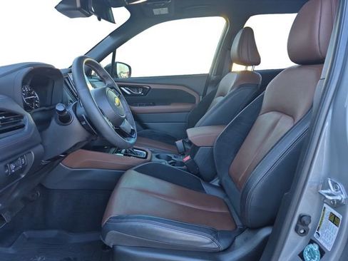 Used 2025 Subaru Forester Touring w/ Popular Package - Touring image 9