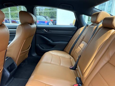 Used 2018 Honda Accord Sport image 12