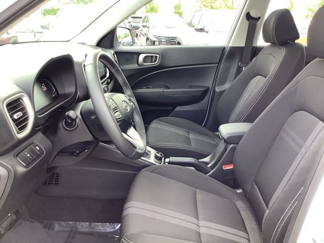 Used 2026 Hyundai Venue SEL FWD image 17