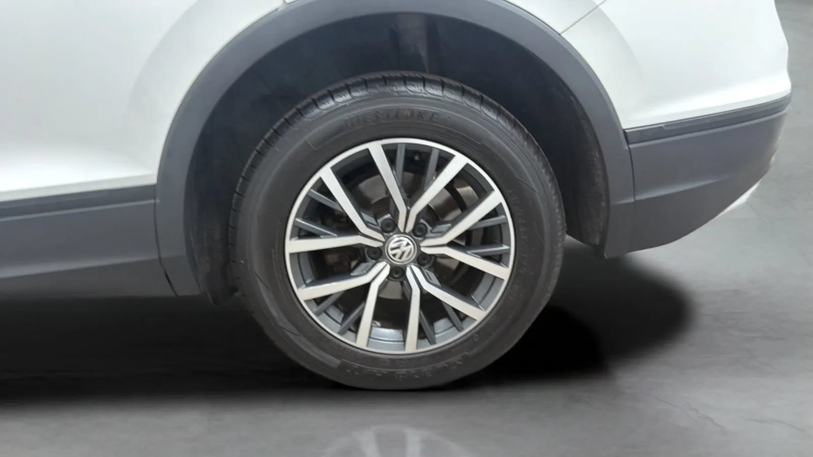 Used 2019 Volkswagen Tiguan SE FWD image 27