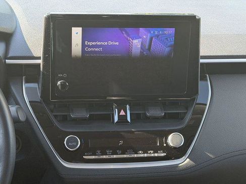 Certified 2025 Toyota Corolla Cross LE image 15