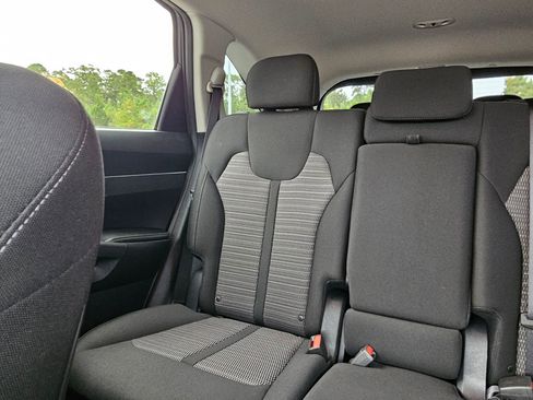 Used 2021 Kia Sorento LX image 23