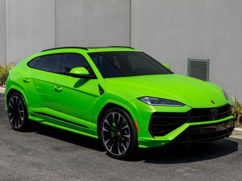Used 2025 Lamborghini Urus SE image 7
