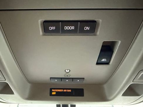 Used 2018 Chevrolet Silverado 1500 LT w/ Texas Edition image 20