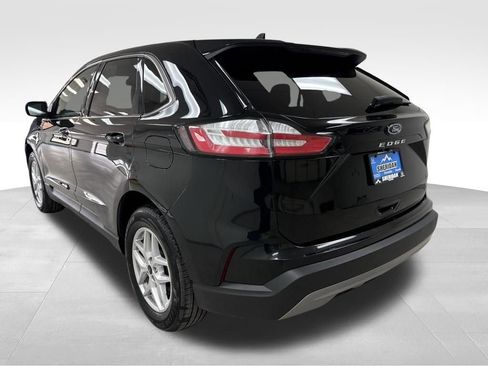 Used 2024 Ford Edge SEL image 9