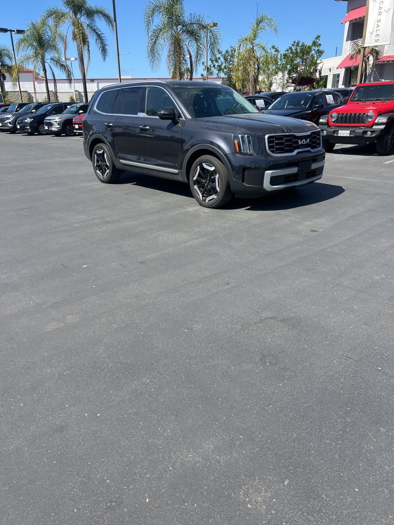 Used 2025 Kia Telluride S FWD image 5