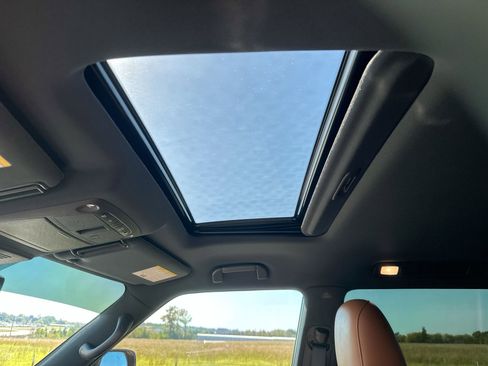 Used 2024 INFINITI QX80 Sensory image 22