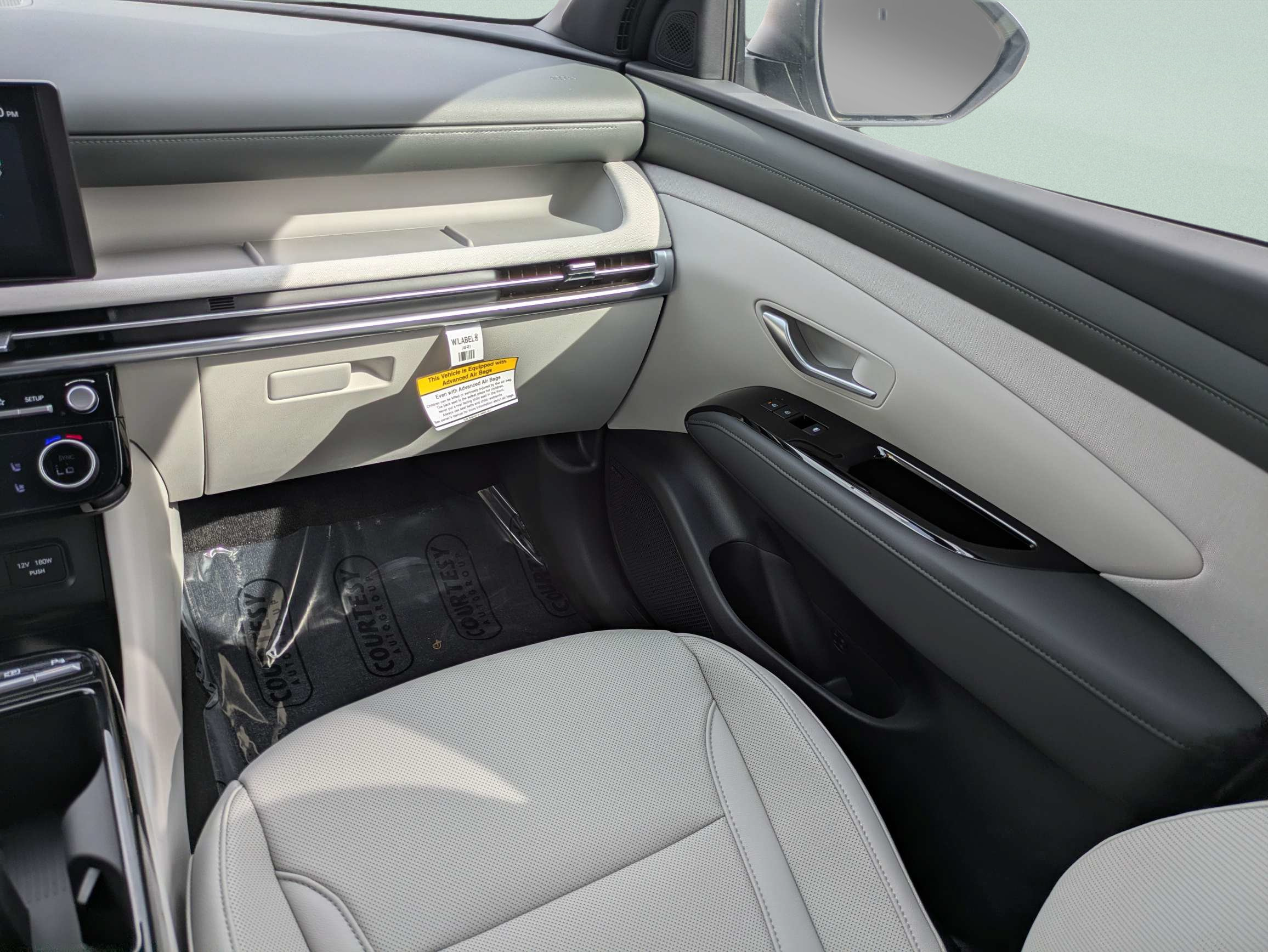 New 2026 Hyundai Tucson Limited w/ Tow & Go Package FWD image 15