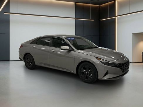 Certified 2023 Hyundai Elantra SEL FWD image 7