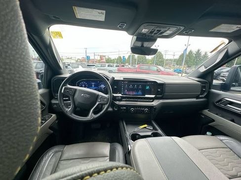 Used 2025 Chevrolet Silverado 2500 ZR2 w/ Technology Package AWD/4WD image 23