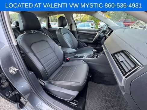 Certified 2024 Volkswagen Jetta SE w/ Panoramic Sunroof Package FWD image 26