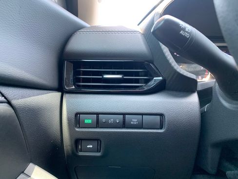 Used 2025 Nissan Sentra SV FWD image 18