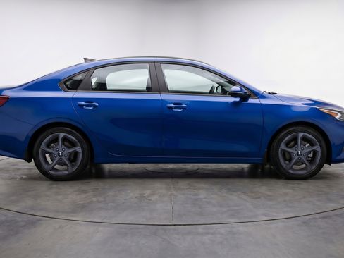 Used 2025 Kia K4 LXS image 11