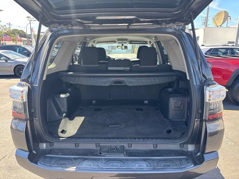 Used 2016 Toyota 4Runner SR5 AWD/4WD image 10