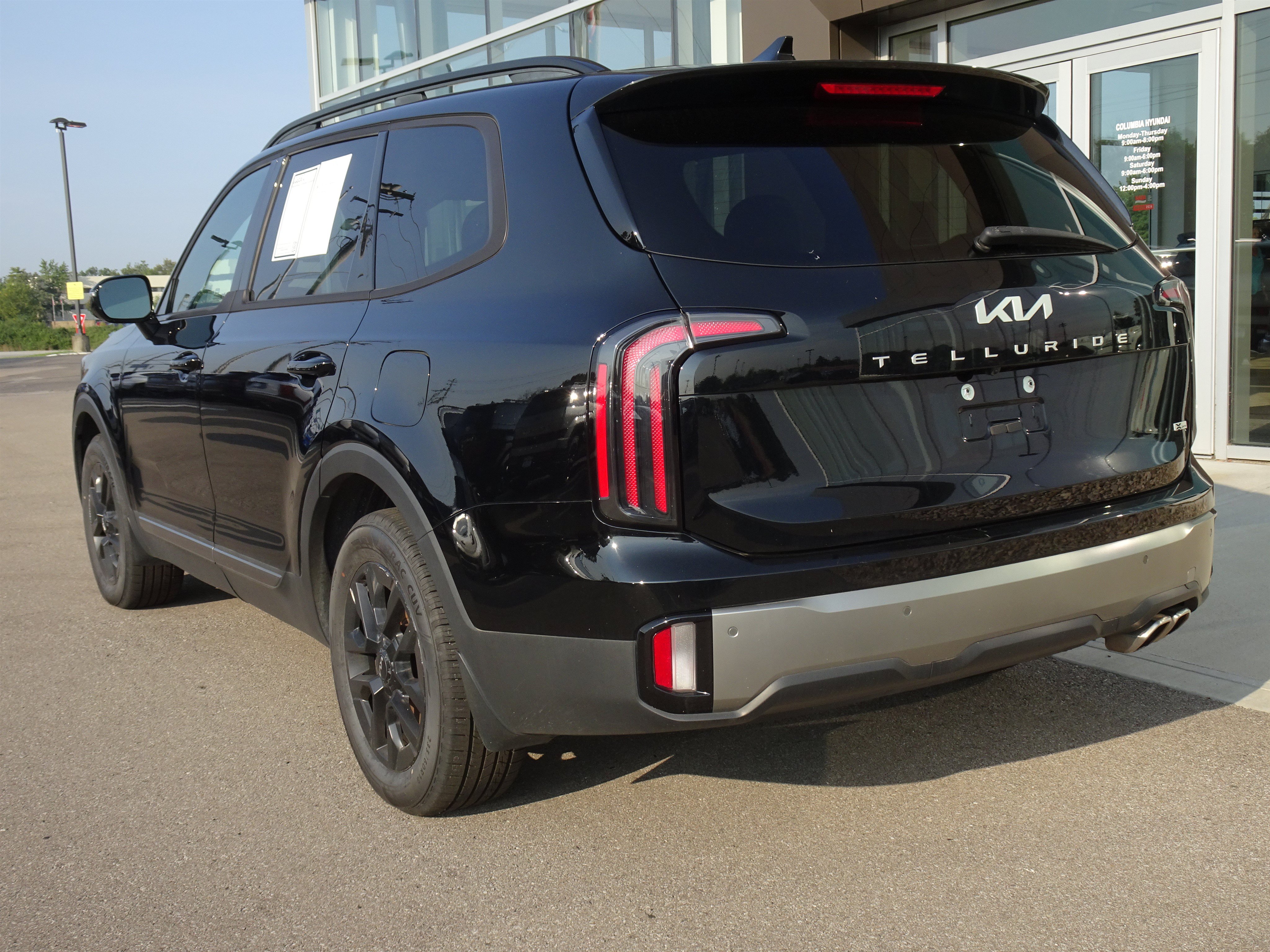 Used 2023 Kia Telluride SX X-Pro AWD/4WD image 3