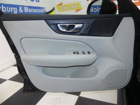 Used 2024 Volvo S60 B5 Plus AWD/4WD image 24