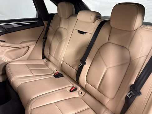 Certified 2023 Porsche Macan w/ Premium Package Plus AWD/4WD image 22