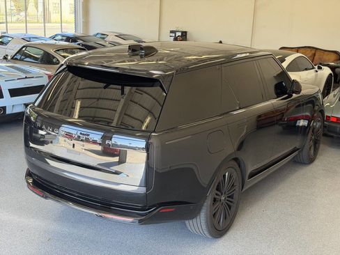 Used 2024 Land Rover Range Rover Autobiography image 41
