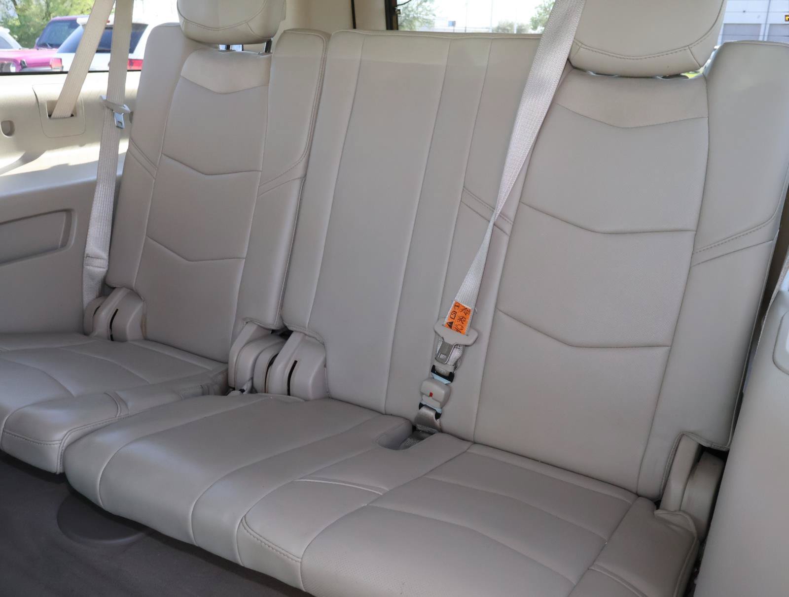 Used 2017 Cadillac Escalade ESV Premium Luxury RWD image 28