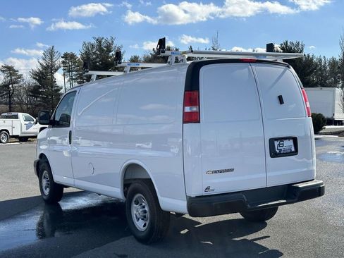 New 2025 Chevrolet Express 3500 w/ Driver Convenience Package RWD image 14
