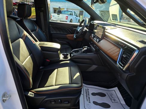 Used 2024 GMC Canyon AT4 w/ AT4 Premium Package image 12