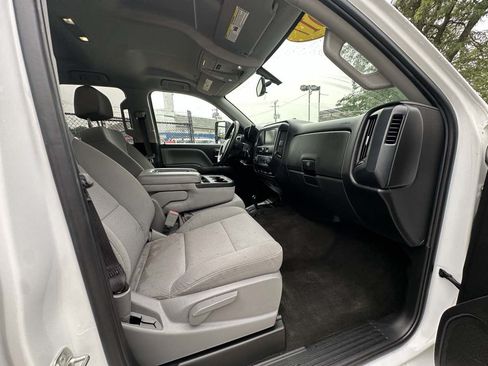Used 2017 Chevrolet Silverado 1500 Custom w/ Custom Convenience Package AWD/4WD image 22