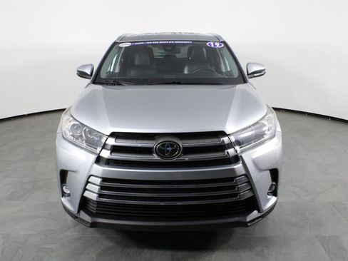 Used 2019 Toyota Highlander Limited image 14