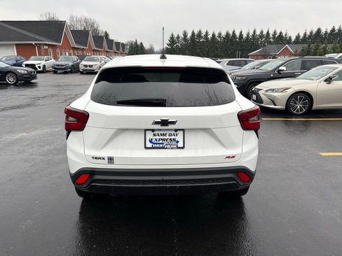 Used 2024 Chevrolet Trax RS w/ Driver Confidence Package image 3