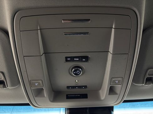 Used 2020 GMC Yukon XL SLT image 17