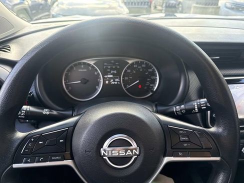 Used 2022 Nissan Kicks S image 26