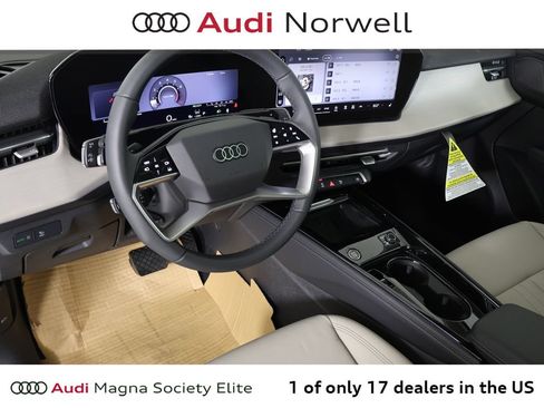 New 2026 Audi Q3 quattro 2.0T AWD/4WD image 2