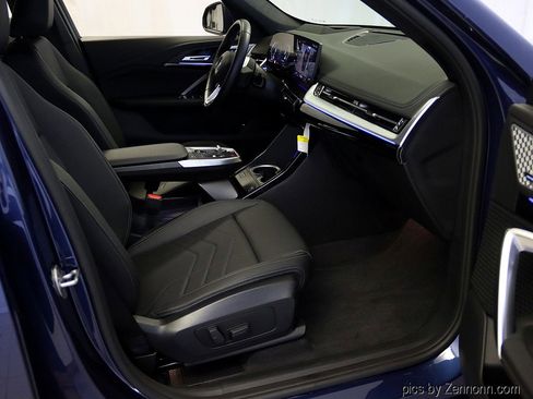 Used 2025 BMW X1 xDrive28i w/ Premium Package image 35
