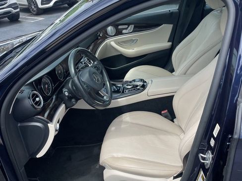 Used 2017 Mercedes-Benz E 300 image 4
