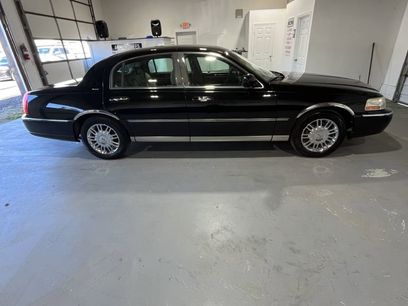 Used 2006 Lincoln Town Car Designer Series