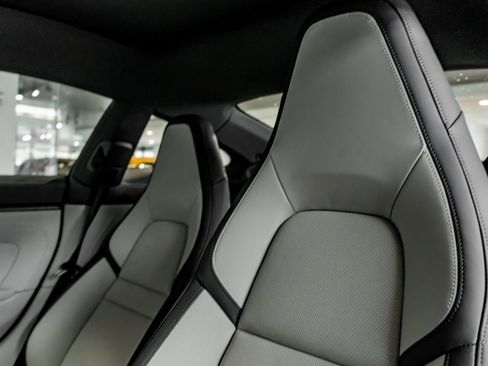 Certified 2025 Porsche 911 Carrera image 14