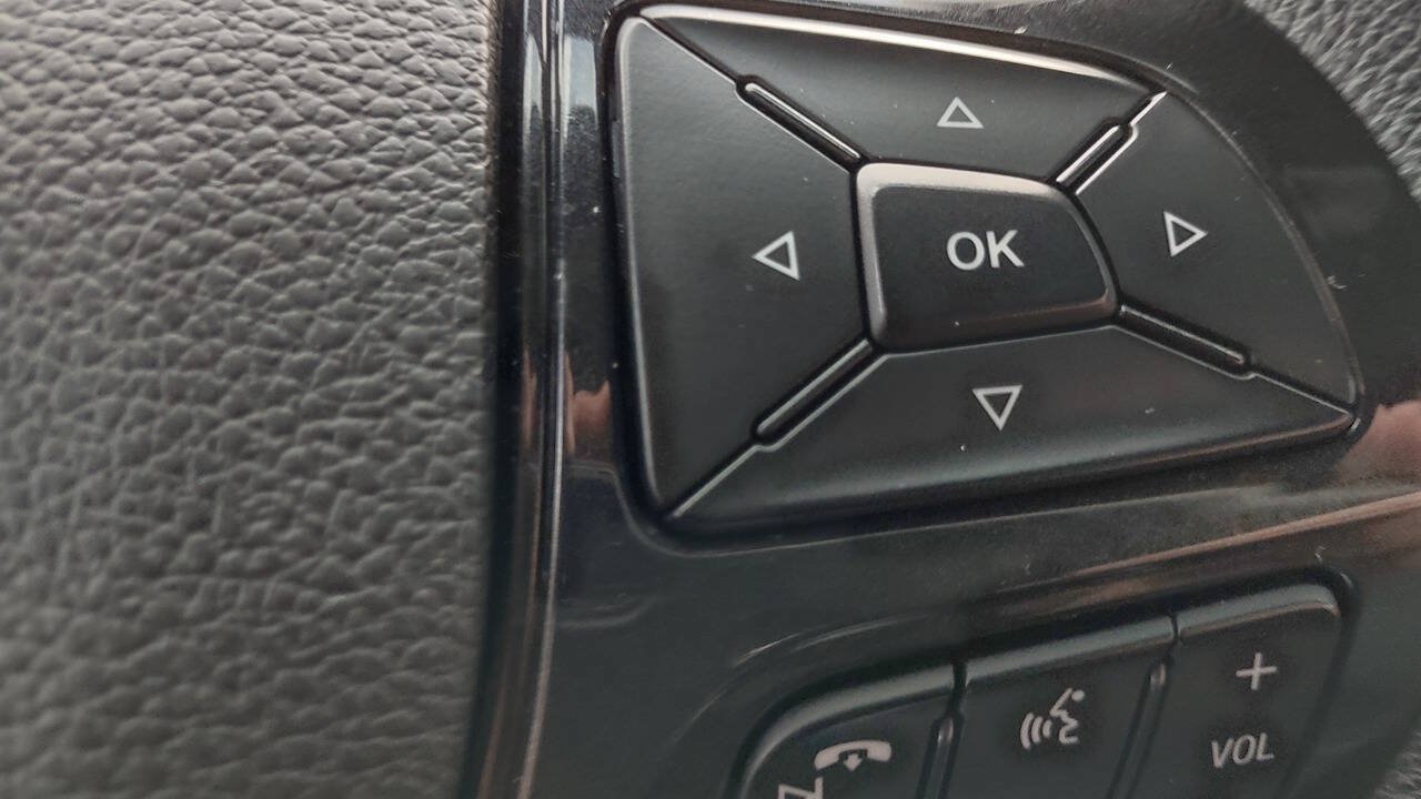 Used 2018 Ford Explorer XLT w/ Equipment Group 201A AWD/4WD image 19
