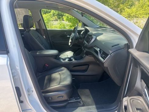 Used 2023 GMC Terrain AT4 AWD/4WD image 29
