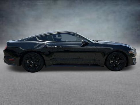 Used 2018 Ford Mustang Coupe RWD image 6