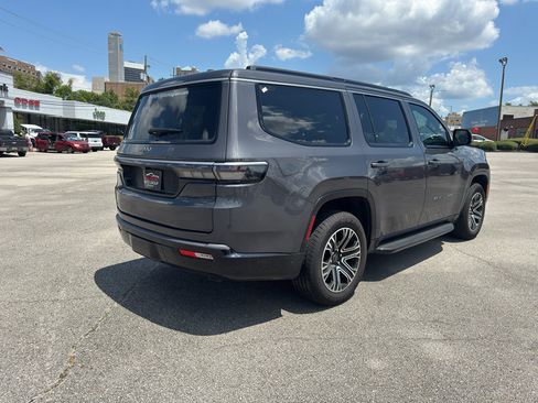 Used 2026 Jeep Grand Wagoneer 4WD w/ Premium Group I image 6