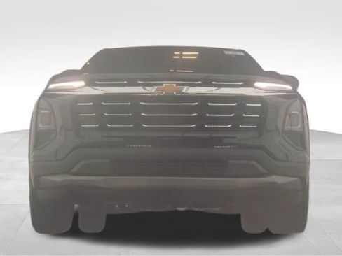 Used 2025 Chevrolet Equinox LT image 3