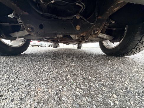 Used 2015 Chevrolet Suburban LT image 26