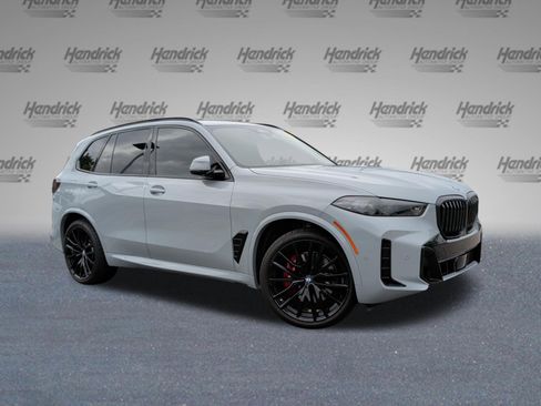 Certified 2025 BMW X5 xDrive40i w/ M Sport Package AWD/4WD image 2