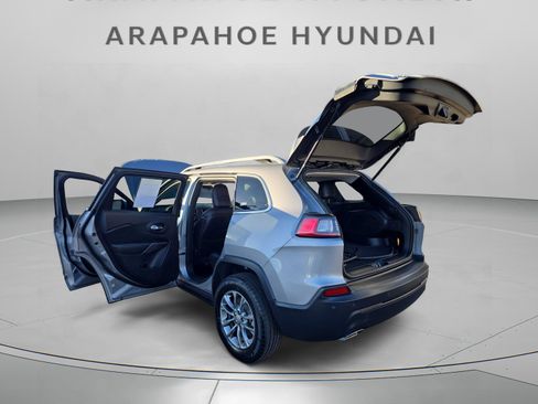 Used 2019 Jeep Cherokee Latitude Plus w/ Cold Weather Group image 4