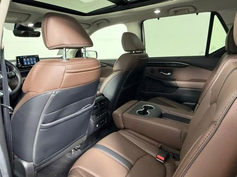 Used 2025 Honda Pilot Elite image 42