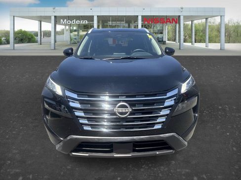 Certified 2026 Nissan Rogue SV w/ SV Premium Package FWD image 10